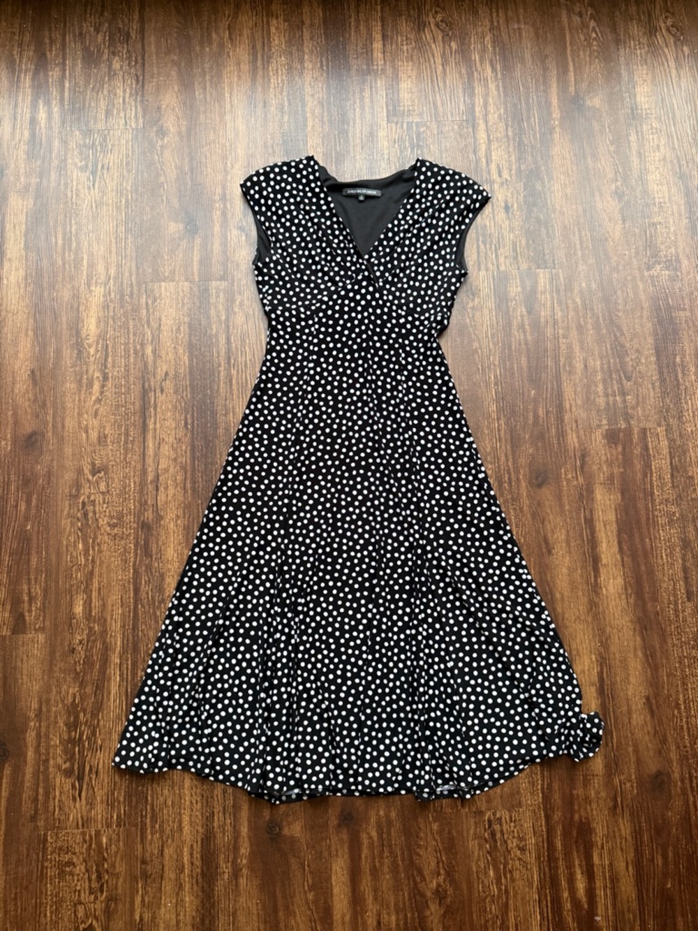 Jones Wear Black White Polka Dot Midi Dress V-Neck Fit and Flare Stretch- Size 6